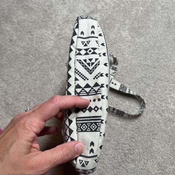 Kavu Mini Keeper Canvas Crossbody Bag Black White Geometric Aztec Small Purse - Picture 14 of 16